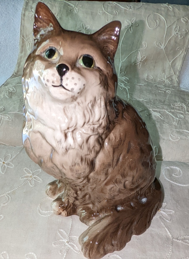 Vintage Beswick England glossy brown gray with green eyes Persian cat fi…